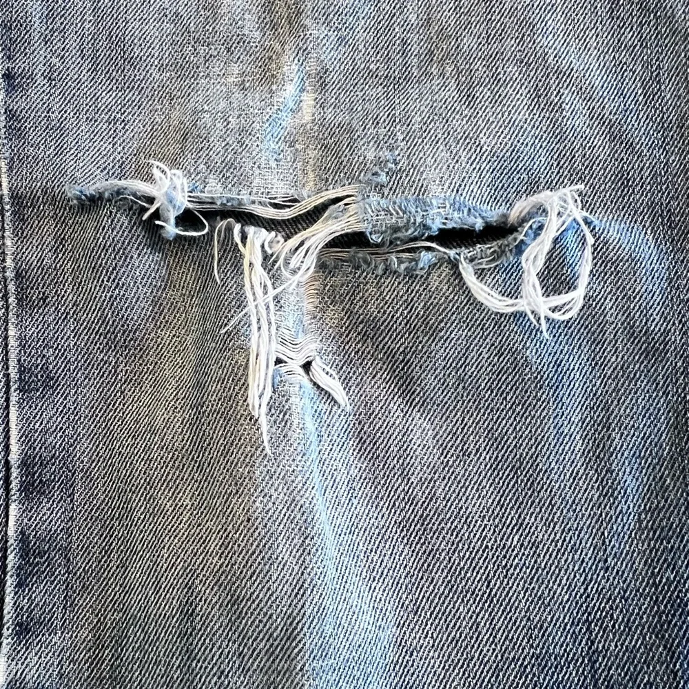 J. Crew Men's The Sutton Distressed Jeans Sz 36x36